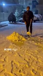 برف بازی علیرضا بیرانوند در تبریز+ ویدئو