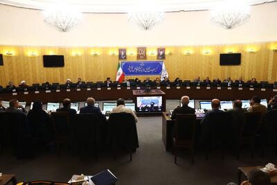 کمیسیون تلفیق با افزایش ۳۰ درصدی حقوق موافقت کرد