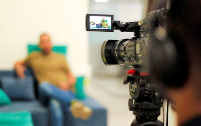  چرا رنج آدم‌های معروف برای‌مان جالب شده؟