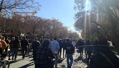 کیهان: انتقاد برخی بازاریان به نوسانات ارز و سوءاستفاده عوامل داخلی دشمن