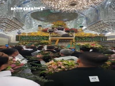  گلباران ضریح جواد الائمه(ع) در شب میلاد آن حضرت