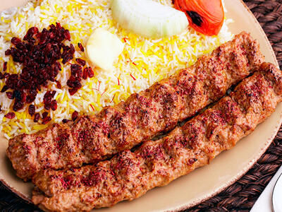  طرز تهیه کباب کوبیده؛ راز نریختن از سیخ