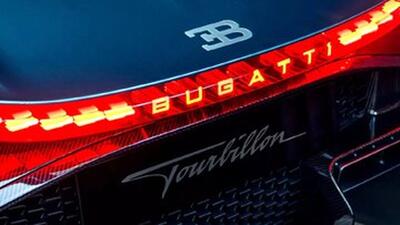 قدرتمندترین خودروی جهان در برف گیر کرد!