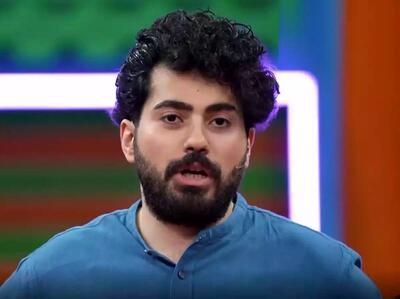  پرش ناگهانی مجری شبکه ۳ به استخر حین اجرای برنامه!