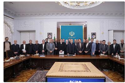 جلسه مهم پزشکیان با فعالان اصناف با حضور همتی