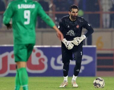 بیرانوند، برای جلب توجه رو به برف بازی آورد