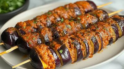  دیگه بادمجان را سرخ نکنید ۸/ طرز تهیه بادمجان شکم پر کبابی بدون نیاز به سیخ و منقل