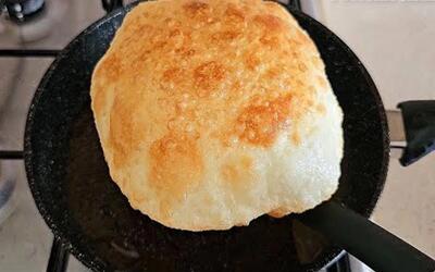  طرز تهیه نان پفکی تازه در ماهیتابه / فقط آب جوش و آرد نیاز داری