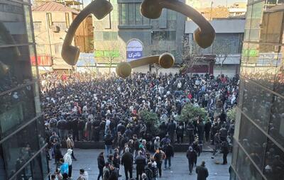 گزارش یک روزنامه از اعتراضات در بازار موبایل؛ «نمی‌توانیم بفروشیم»