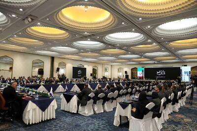 نخستین همایش هم‌اندیشی بانک صادرات با فعالان صنعت پتروشیمی برگزار شد