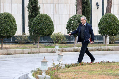  پس لرزه بازگشت عبدالناصر همتی به بانک مرکزی/ آقای رئیس جمهور به تصمیم گیری ها سرعت ببخشید