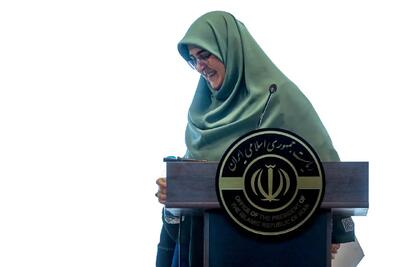 مهاجرانی: بدیهی است که تورم‌ بالای ۵۰ درصد صدای مردم‌ را در می‌آورد/ علی‌رغم هزینه چند میلیارد دلار شاهد هستیم که وضعیت معیشت مردم‌ رو به بهبود نیست