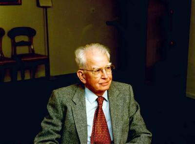 رونالد کوز: اقتصاددان مکتب شیکاگو یا مکتب ویرجینیا؟