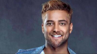 لحظات ویژه و غافلگیرکننده تولد امیر مقاره در کنسرت تهران با موهای بافته شده! + فیلم