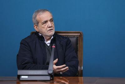 واکنش پزشکیان به تجمع در بازار تهران: به وزیر کشور مأموریت دادم از مسیر گفت‌وگو با نمایندگان معترضان، مطالبات آن‌ها را بشنود/ اقدامات اساسی برای اصلاح نظام پولی و بانکی در دستور کار است