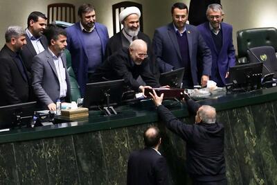 سخنگوی دولت: سازمان برنامه ۱۳۶ ردیف بودجه‌ای را مورد بازبینی قرار داده/ ۷۰ ردیف اعتباری حذف شدند و ۶۰ عدد دیگر از آن‌ها در راستای ارزیابی عملکرد قرار گرفتند