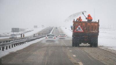 راهداری: با وجود بارش شدید برف، تردد در راه‌های استان تهران برقرار است/ هیچ‌گونه انسدادی گزارش نشده