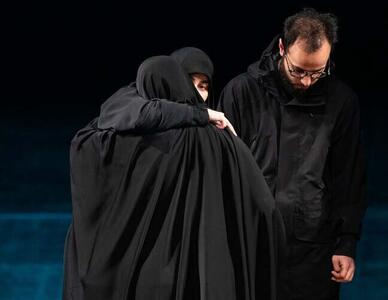  تقدیر از خانواده شهدا توسط فرزندان شهید سلیمانی در یک مراسم | تصاویر