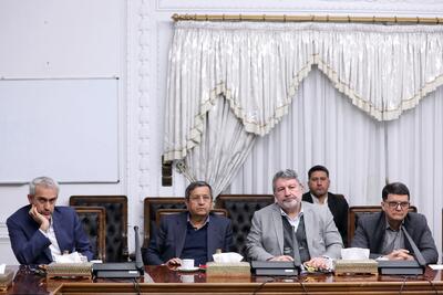 جزییات نشست رئیس‌جمهور و تیم اقتصادی دولت با نمایندگان اصناف