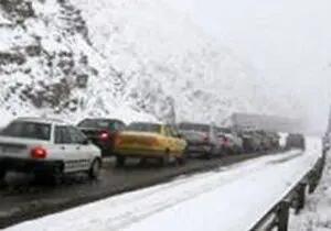  بارش برف و باران در محورهای مازندران / ترافیک بزرگراه‌ها پرحجم