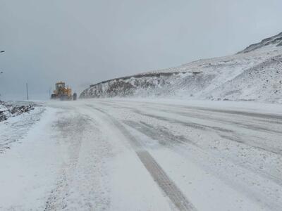 تردد در گردنه الماس خلخال با زنجیر چرخ میسر است