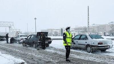 انسداد ۲۳ جاده در پی برف و باران و ریزش کوه