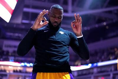 حاشیه‌ تازه | بی‌احترامی لبران جیمز به سرود ملی آمریکا