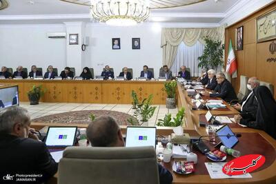  ببینید |‌ اتهام جنجالی کارشناس برنامه تلویزیون: دولت می‌خواهد نیمی از کسری بودجه را از جیب مردم بردارد! - کلبه سرگرمی