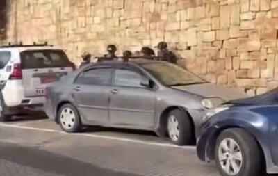  فیلم/ ضرب و شتم یک جوان فلسطینی توسط نظامیان اشغالگر اسرائیلی