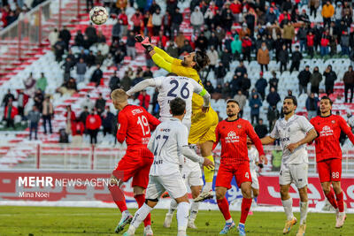 لیگ برتر فوتبال - تراکتور و ملوان