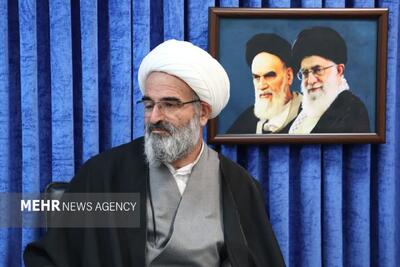  نماینده ولی‌فقیه در سمنان: مداحان پرچمدار ادبیات مقاومت باشند