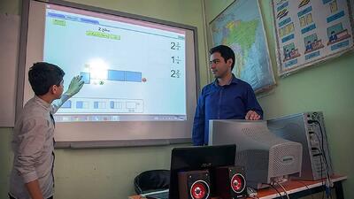 معیشت معلمان که تامین نشود، «مدرسه تحول» شوخی است / همیشه آموزش و پرورش در قعر جدول دریافتی بودجه هاست