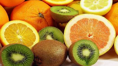 جوان بمانید با میوه‌ ها! قدرت شگفت‌ انگیز ویتامین C خوراکی برای پوست شما