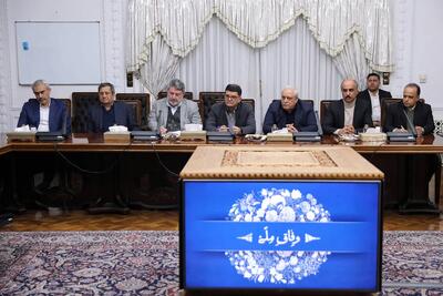  حضور عبدالناصر همتی در نشست رئیس‌جمهور با فعالان اقتصادی +عکس