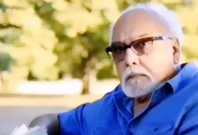  سفر در زمان؛ «منوچهر وثوق» در حال مجله خواندن در پشت صحنه یک فیلم؛ دهه 50