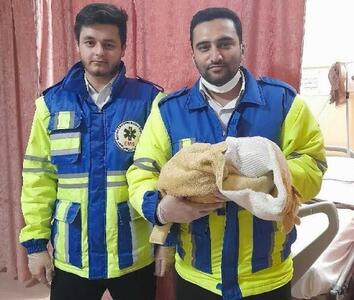 تولد نوزاد عجول در آمبولانس اورژانس ۱۱۵ قوچان با تلاش بموقع نیرو‌های پیش‌‌بیمارستانی (۹ دی ۱۴۰۴)