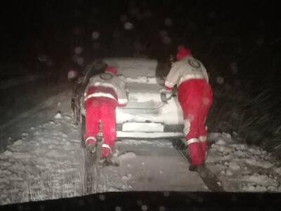 تشدید برف و کولاک در محورهای برون‌شهری چند استان 