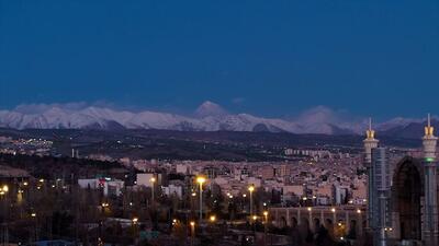 هم‌اکنون؛ دماوند در شب