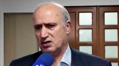 شعارهای نژادپرستانه داده شد، داور مسابقه را تعطیل می‌کند