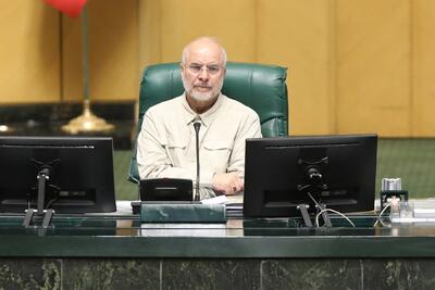 توضیحات قالیباف دربارۀ نشست غیرعلنی امروز مجلس