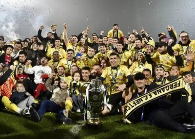 هدیه جالب برای قهرمان ازبکستان، موبایل!