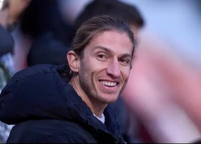 رسمی: بهترین مربی سال تمدید کرد