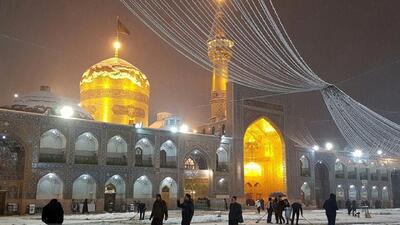  بارش برف در بهشت امام رضا علیه السلام + فیلم