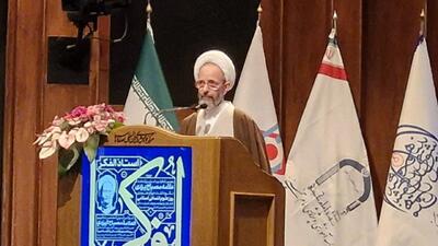 علامه مصباح نقش مهمی برای نظریه‌پردازی مردم از روی بصیرت قائل بود