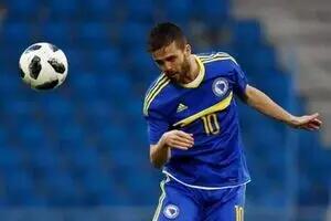 وداع با ستاره سابق بارسلونا و یوونتوس