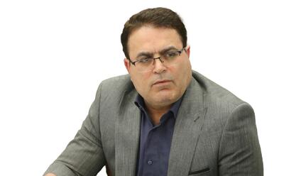  تلاش کردیم با نگاهی علمی و بدون توجه به گرایش‌های سیاسی و جناحی آثار را بررسی کنیم