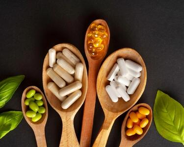  پنج دارو که نباید با مولتی‌ویتامین مصرف شوند