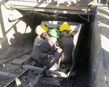 نشت گاز گوگرد، علت ریزش معدن کوشک بافق