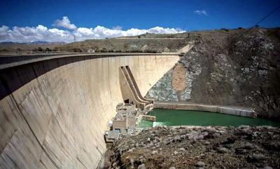 ذخیره سد زاینده‌رود به ۸ درصد رسید