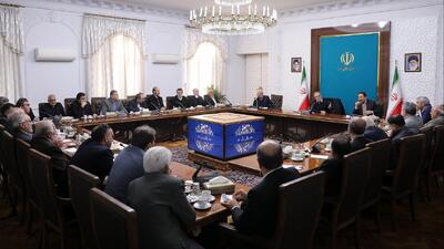  اگر قدرت بازاریان نبود آیا دولت به صدای جامعه گوش می‌داد؟ | روزی که رئیس جمهور شعار می‌داد، نمی‌دانست کشور با چه مشکلاتی  روبه‌روست؟